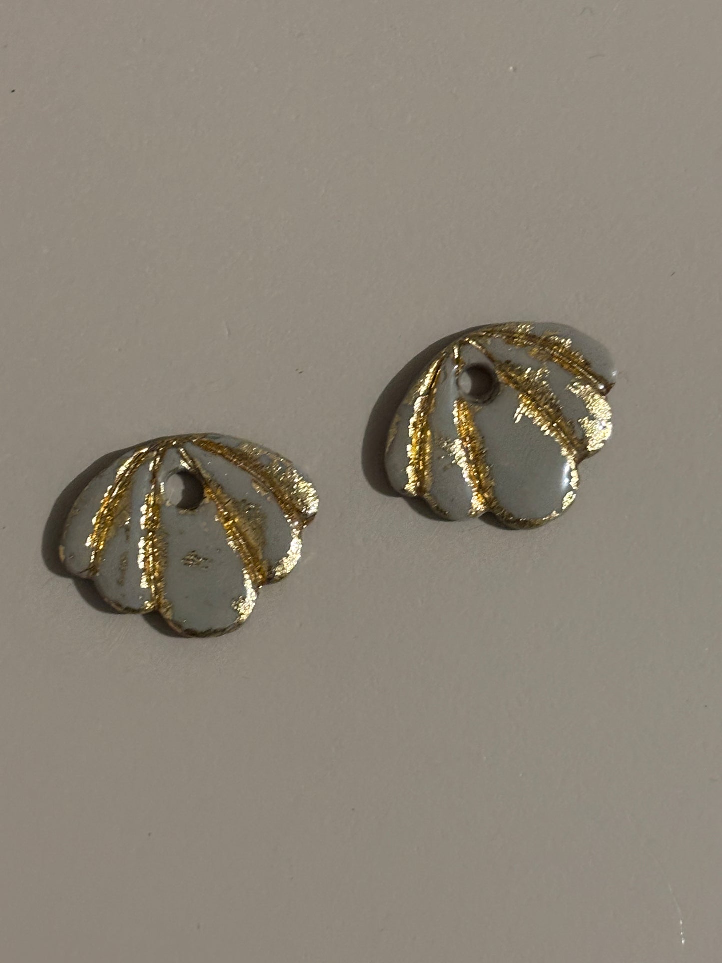 Coquillage - Taupe et or (sans créoles)