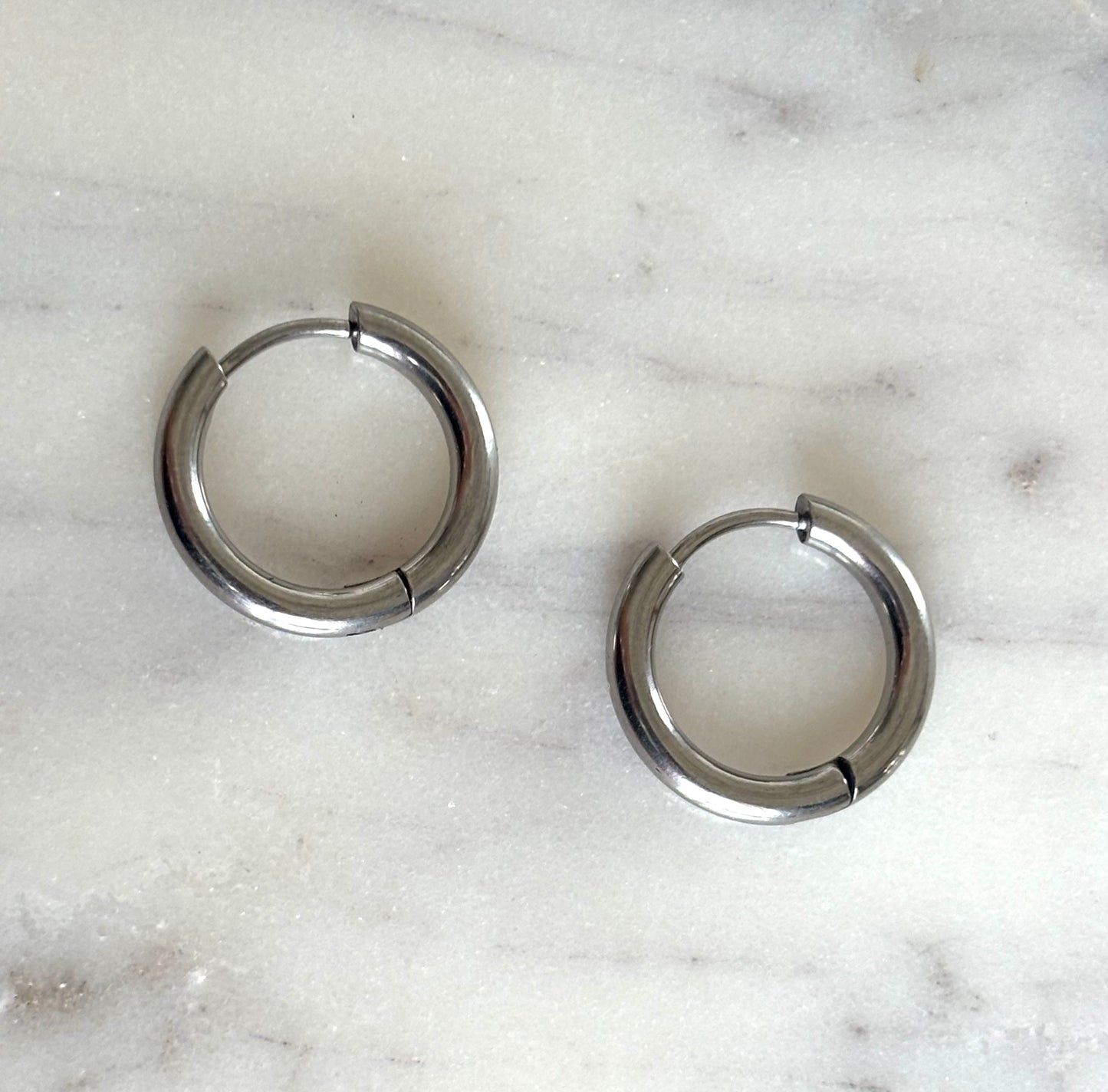 Petites créoles en acier inoxydable ronde - ARGENT